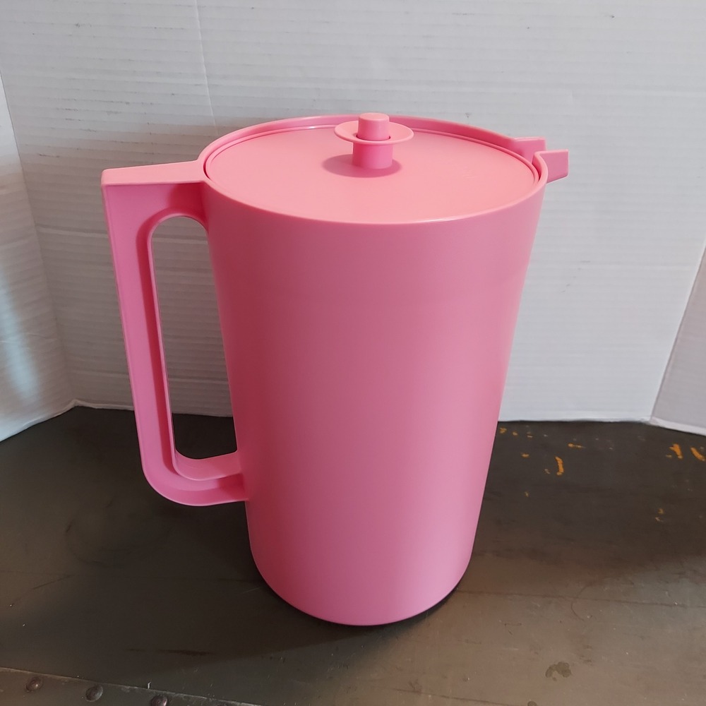 Tupperware Pink Classic Pitcher 1 Gallon Push Button Seal Lid 1416D-1 Retro USA